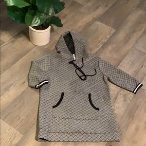 lightweight 1/2 sleeve patterned pullover!